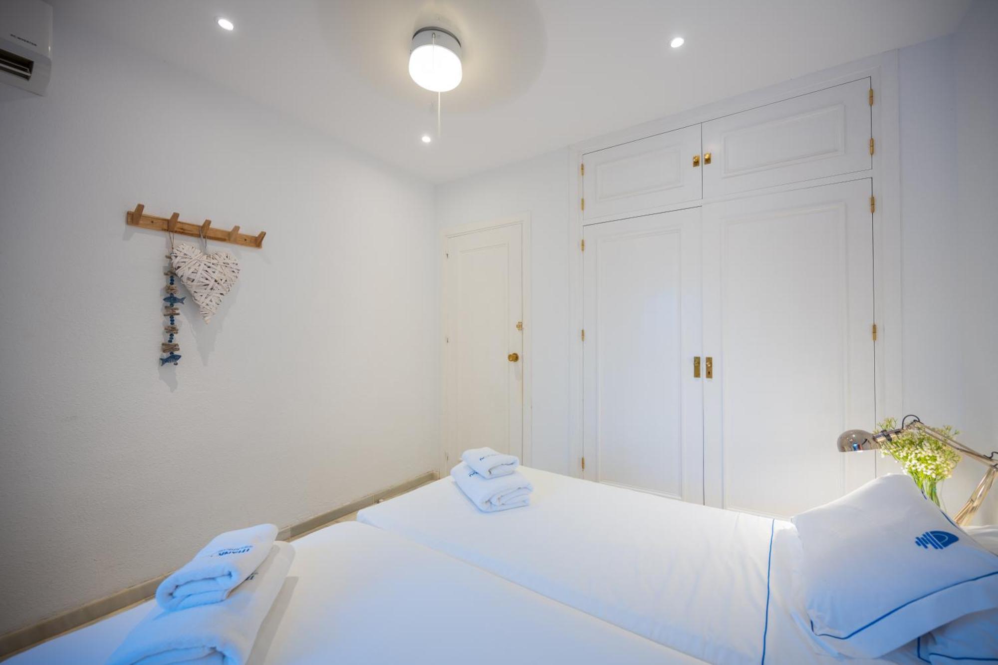 Typical Beach House Las Chapas Playa With Heated Pool Marbella Exteriör bild