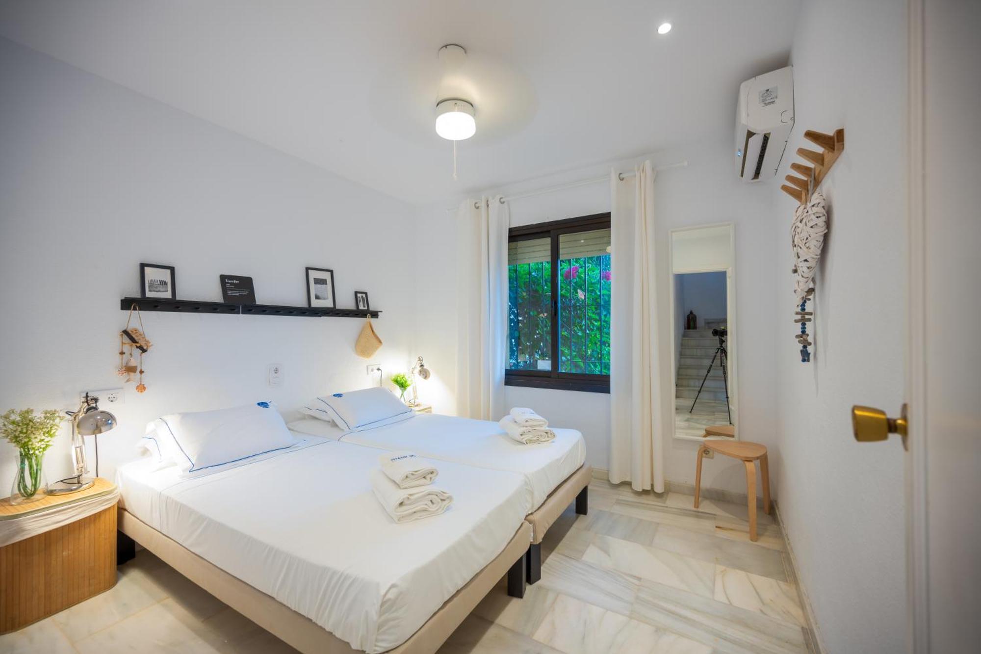Typical Beach House Las Chapas Playa With Heated Pool Marbella Exteriör bild