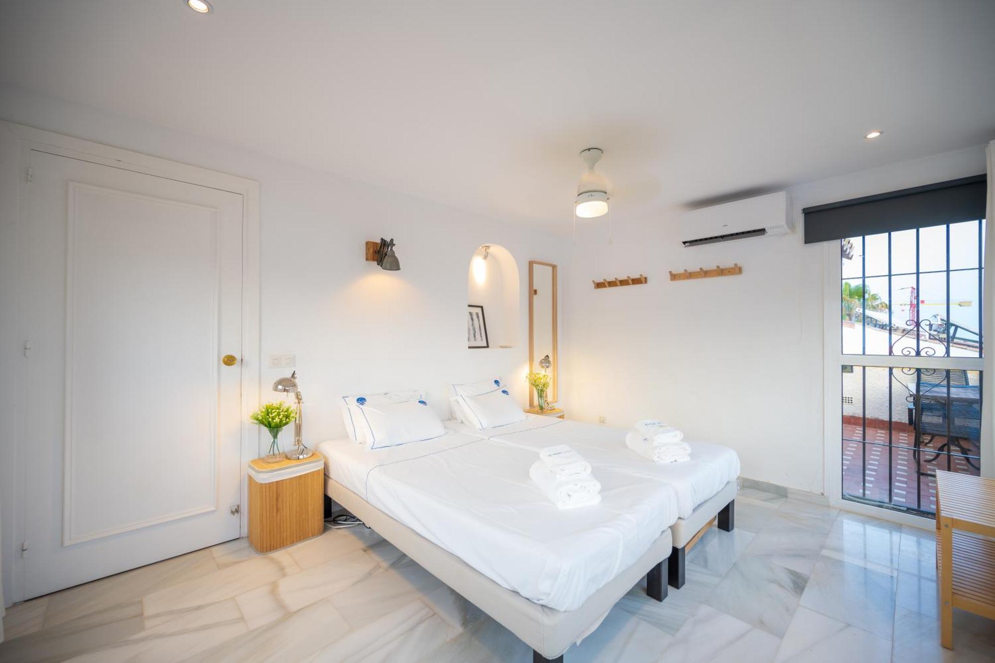 Typical Beach House Las Chapas Playa With Heated Pool Marbella Exteriör bild