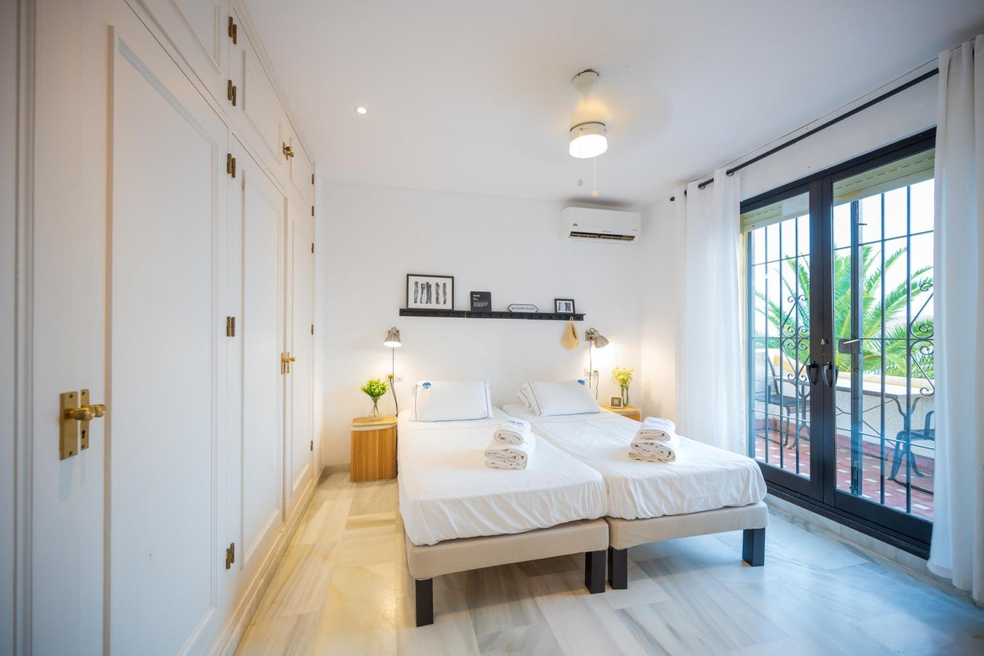Typical Beach House Las Chapas Playa With Heated Pool Marbella Exteriör bild