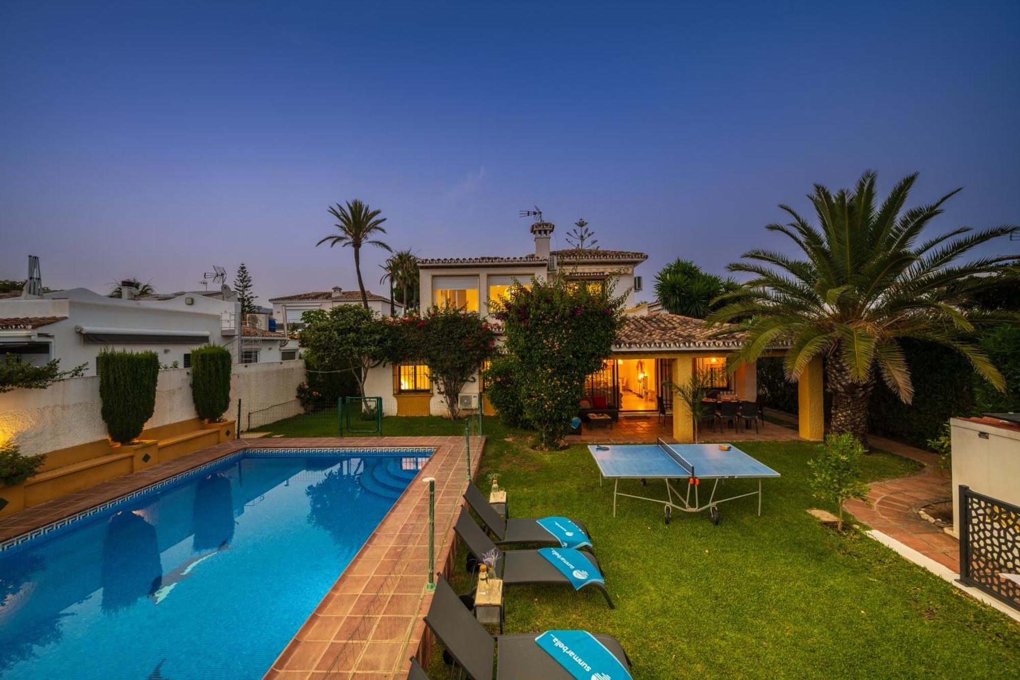 Typical Beach House Las Chapas Playa With Heated Pool Marbella Exteriör bild