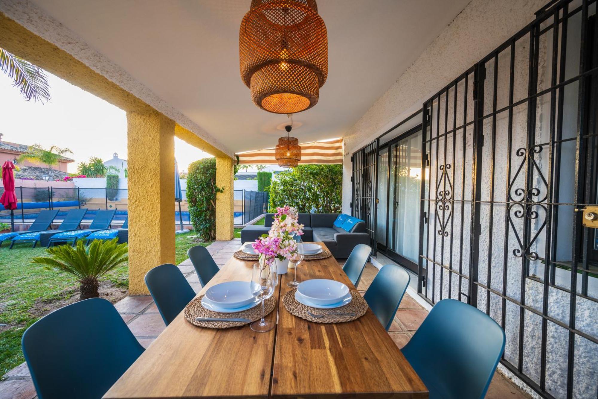 Typical Beach House Las Chapas Playa With Heated Pool Marbella Exteriör bild