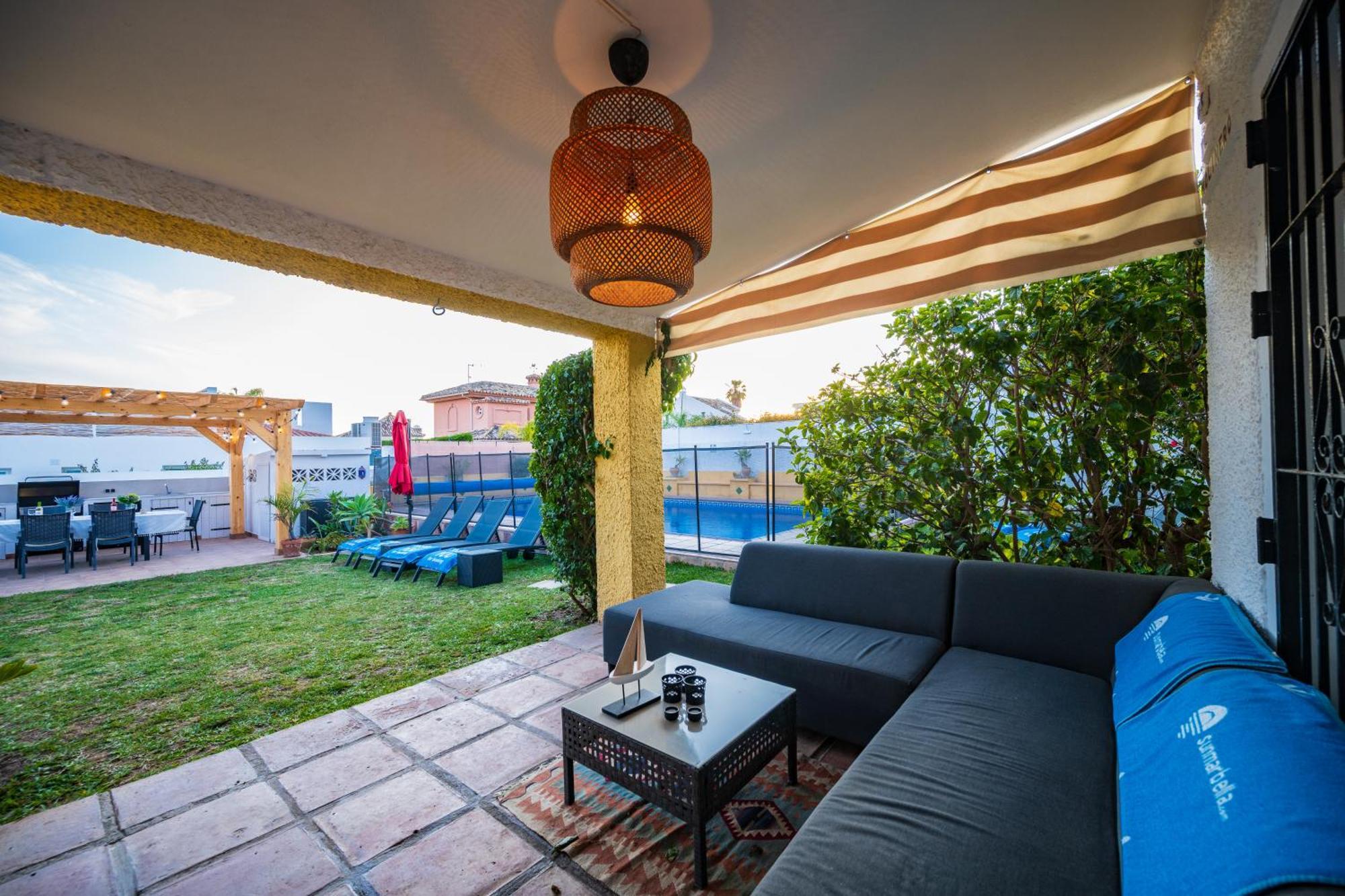 Typical Beach House Las Chapas Playa With Heated Pool Marbella Exteriör bild