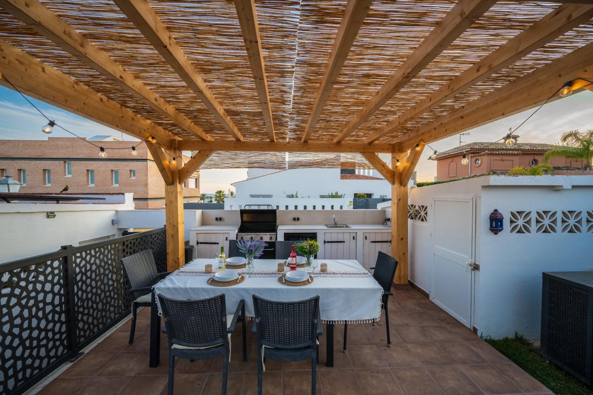 Typical Beach House Las Chapas Playa With Heated Pool Marbella Exteriör bild