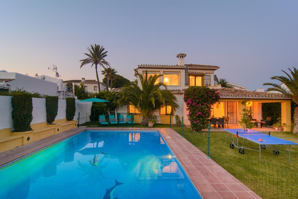 Typical Beach House Las Chapas Playa With Heated Pool Marbella Exteriör bild